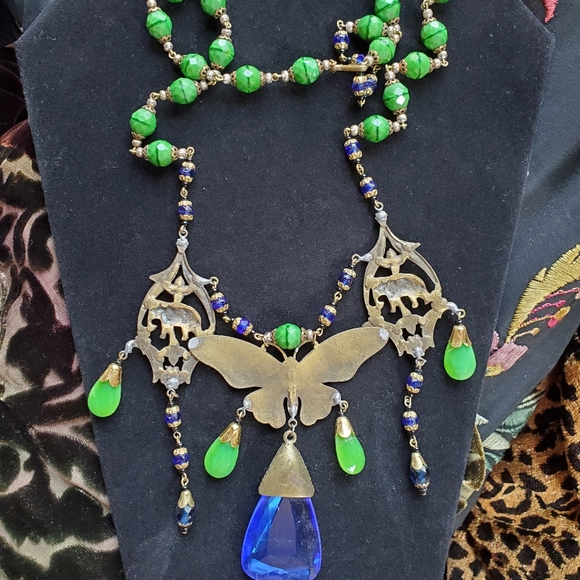 VINTAGE CZECH GLASS & BUTTERFLY NECKLACE - Picture 2 of 7